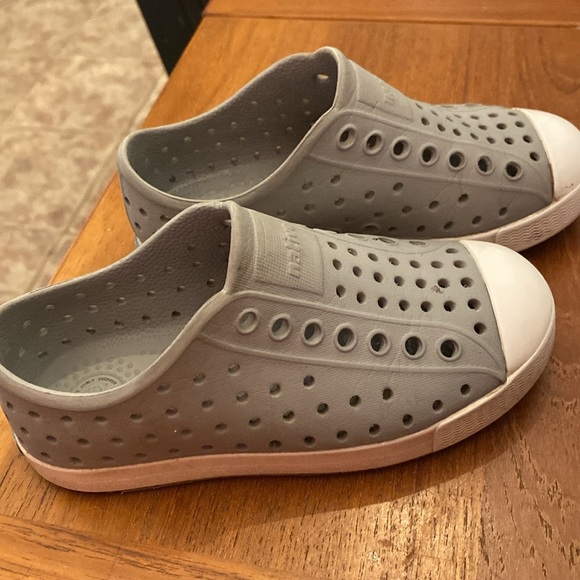 Native Shoes - Picture 4 of 5